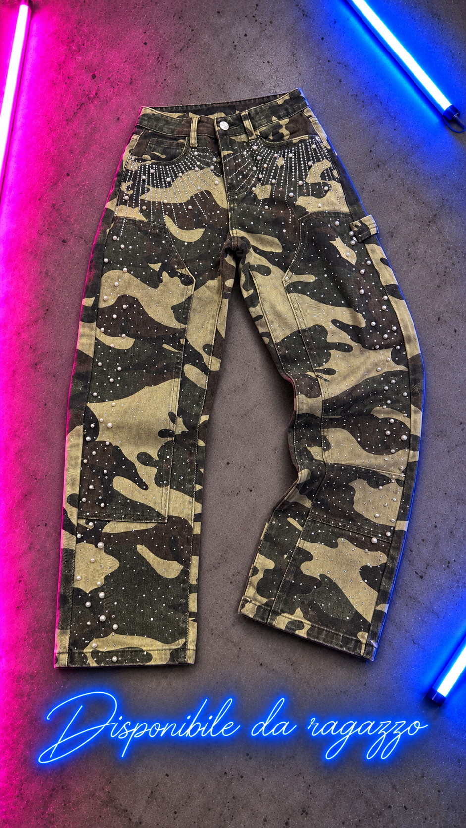 Ragazzo jeans militare e perle