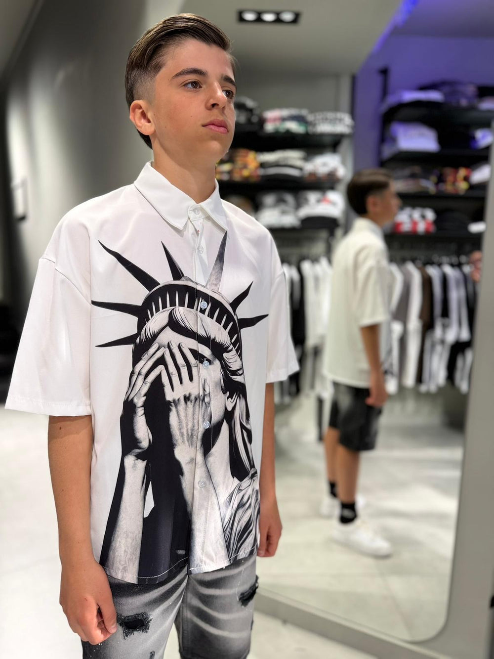 Ragazzo Camicia Statua Libertà