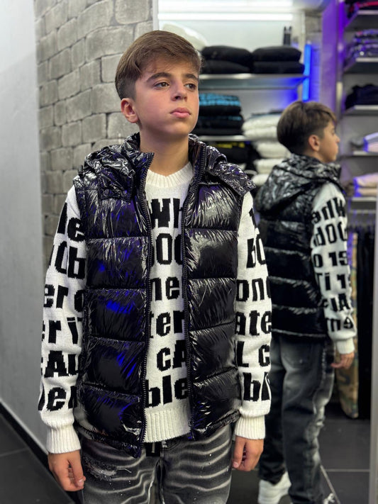 Ragazzo Smanicato Lucido